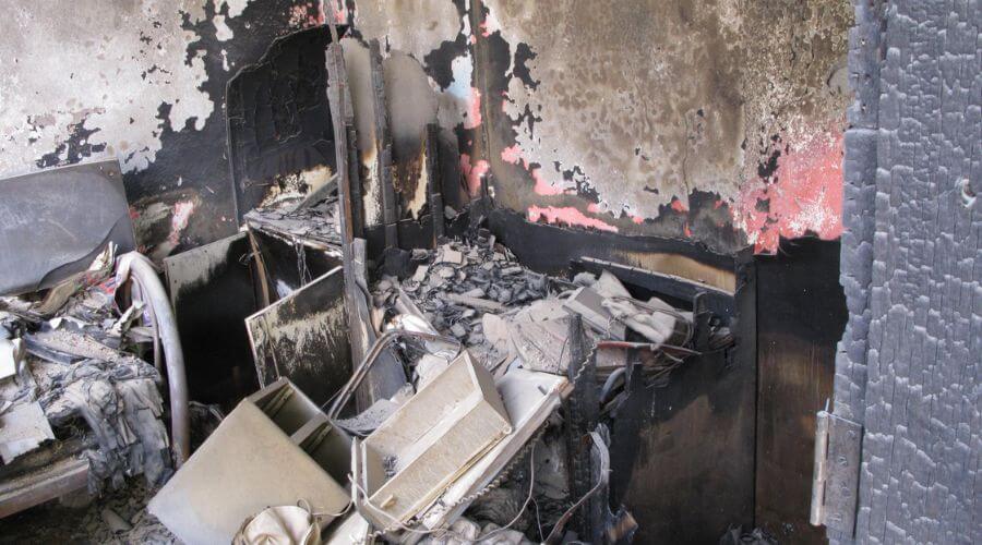 Why choose water damage restoration service for basement flood restoration services in Paramus